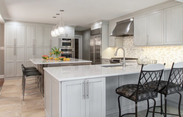 Warm Transitional Kitchen