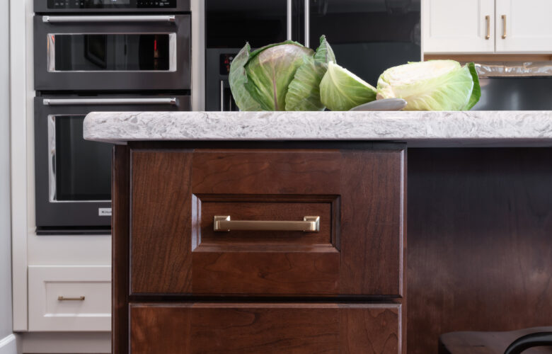 Traditional Style Kitchen Island