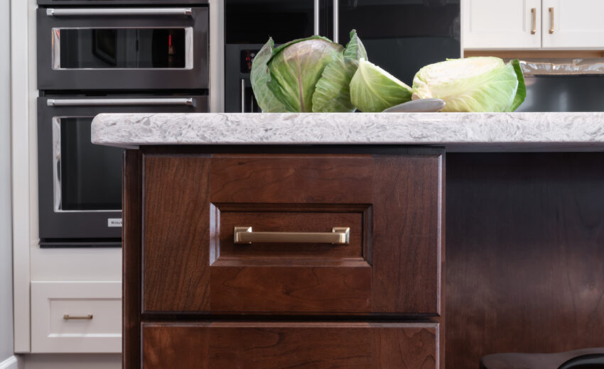 Traditional Style Kitchen Island