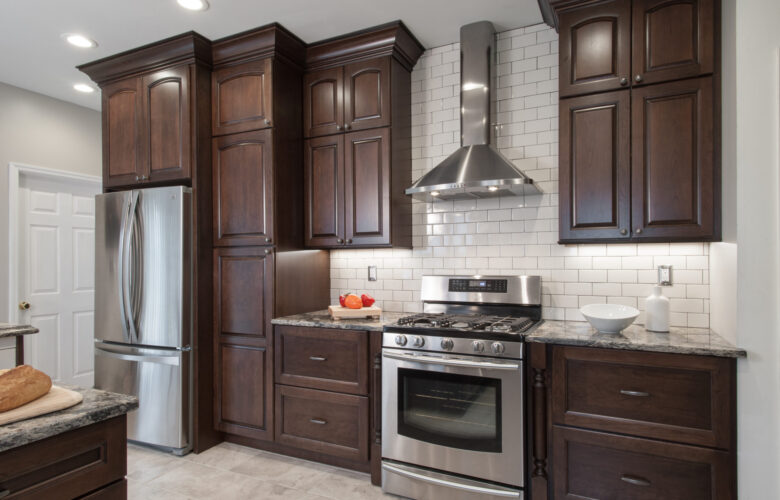 Traditional Warm-Toned Kitchen