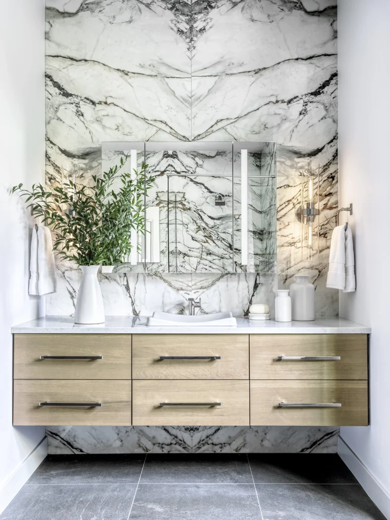 Huneke_Bath_04