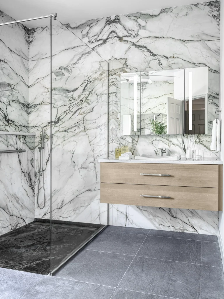 Huneke_Bath_05